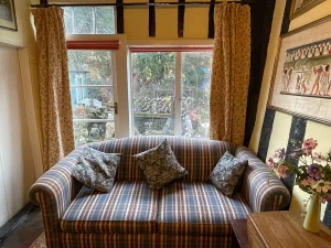 Lounge area in the Buttery - Bed & Breakfast in Suffolk