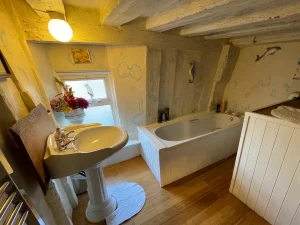 The Buttery-en-suite Bathroom - Bed and breakfast in Suffolk